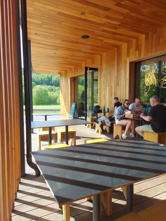 RESTAURACJA BIOGRAF NIEDALEKO OD CERVENOHORSKE SEDLO